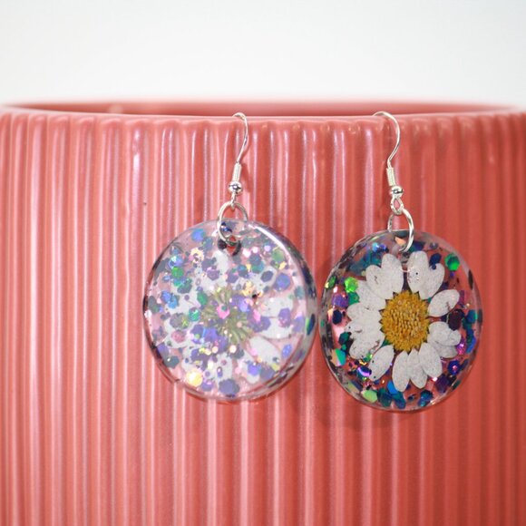 Hand Crafted Daisy Earrings - Picture 2 of 10